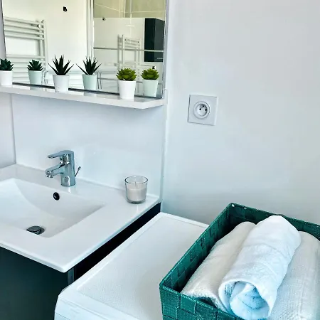 T2 Lumineux Au Pied De La Gare Apartment Courcouronnes