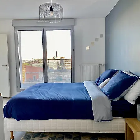 Apartment T2 Lumineux Au Pied De La Gare Courcouronnes